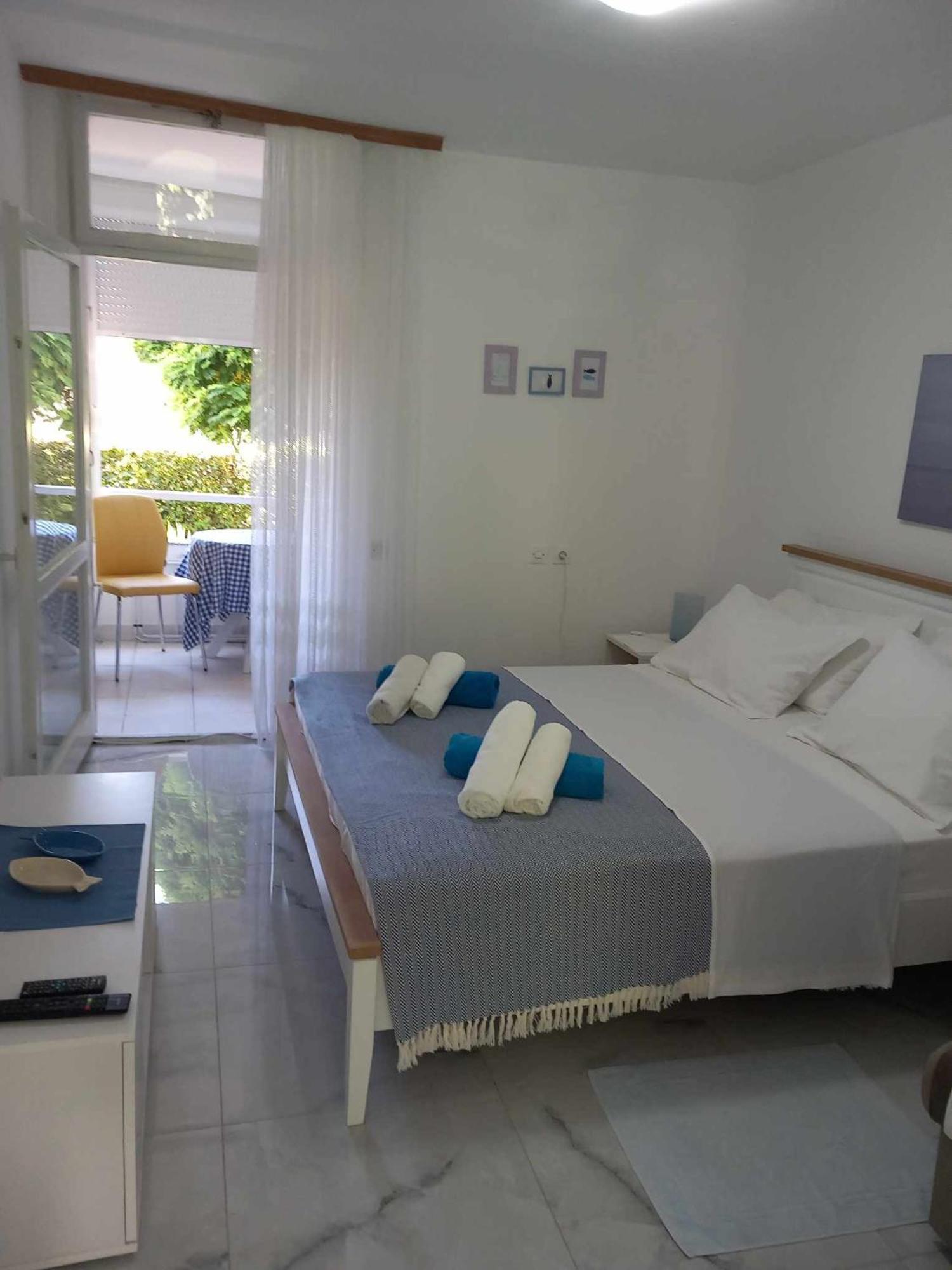 Studio Apartman Marija Petrcane Eksteriør bilde